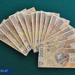 Dwóch mężczyzn zatrzymanych z fałszywymi banknotami 200 zł