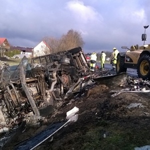 Tragiczny wypadek na krajowej ósemce. Nie żyją trzy osoby [ZDJĘCIA]