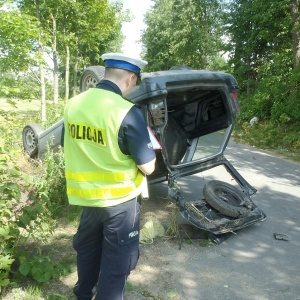 Śmiertelny wypadek. Pijany 16-latek dachował golfem [ZDJĘCIA]