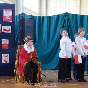 Dzień Flagi Państwowej i Święto Konstytucji w Szkole Podstawowej w Troszynie [ZDJĘCIA]