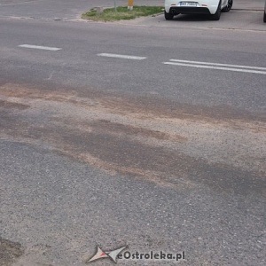 Ostrołęka: Plama oleju na całej długości ulicy Sienkiewicza