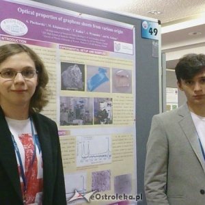 Młodzi naukowcy z III LO z Ostrołęki mają swój wkład w badania nad grafenem [ZDJĘCIA]