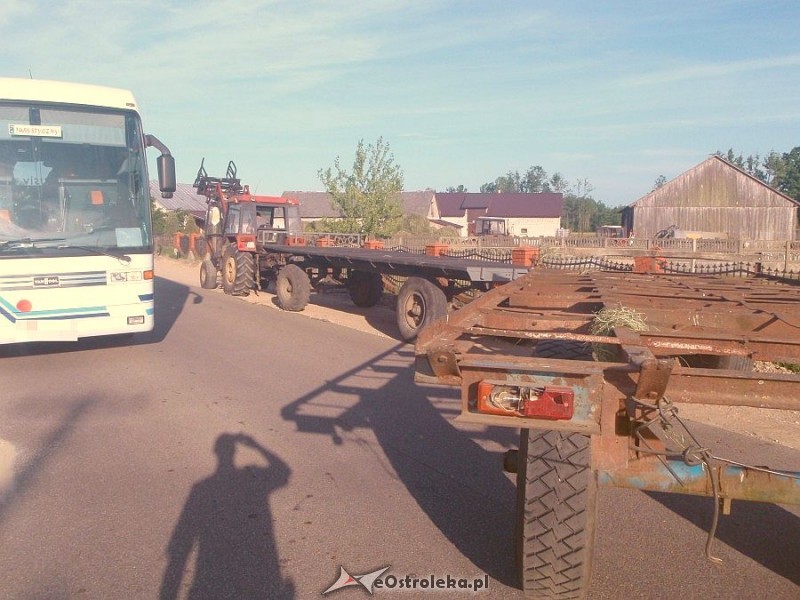 38-latek kierujący tym zestawem pojazdów wydmuchał w alkomat 1,7 promila/fot. KMP w Ostrołęce