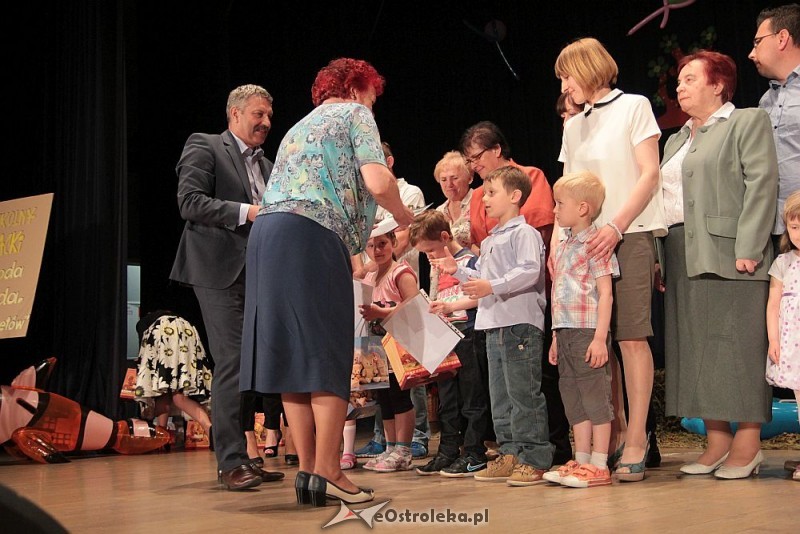 Wiersze przedszkolaków znalazły się w specjalnie wydanym tomiku poezji, który otrzymał każdy z uczestników konkursu, fot. eOstrołęka.pl