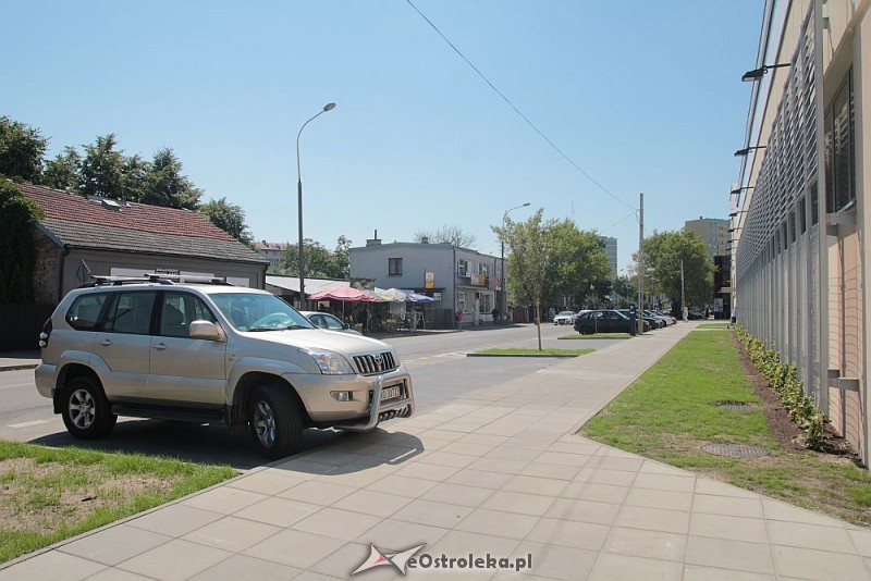 Nowe oblicze zyskał parking u zbiegu ulic Inwalidów Wojennych i Prądzyńskiego, fot. eOstrołęka.pl