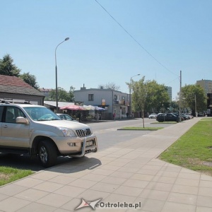 Ostrołęka: Nowe chodniki i parking przy Prądzyńskiego i Inwalidów Wojennych [ZDJĘCIA]