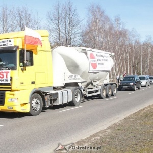 Transportowcy z Ostrołęki przez godzinę blokowali obwodnicę [ZDJĘCIA]