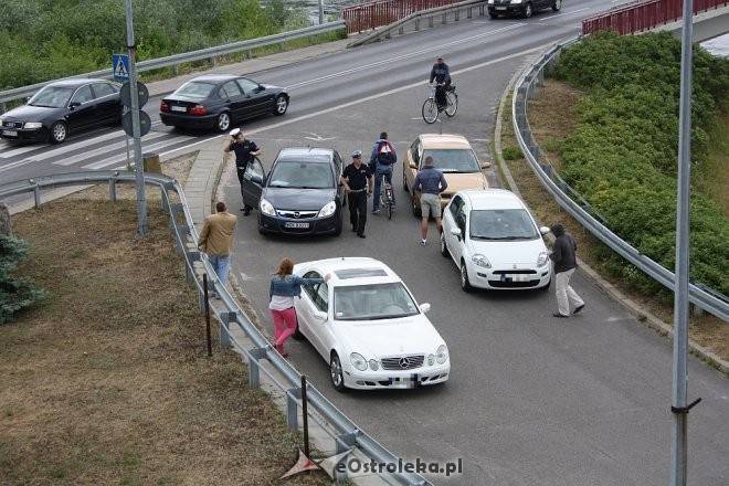 Sprawcą kolizji okazał się kierujący żółtym audi mieszkaniec Ostrołęki, fot. eOstrołęka.pl