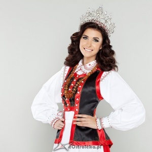 Miss Polski 2014, Ewa Mielnicka: &#8222;Mój strój kurpiowski jest wręcz idealny&#8221; [ZDJĘCIA]