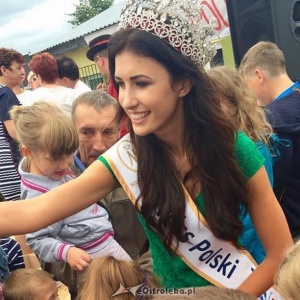 Baba: Tłumy na spotkaniu z Miss Polski 2014 Ewą Mielnicką [ZDJĘCIA]