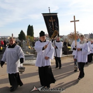 Porządek nabożeństw na Cmentarzu Parafialnym w Uroczystość Wszystkich Świętych i Dzień Zaduszny