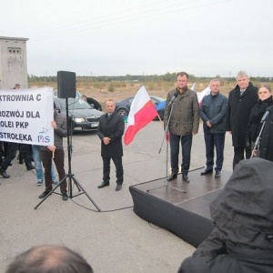 PiS zdecydowanie wygrywa tegoroczne wybory parlamentarne