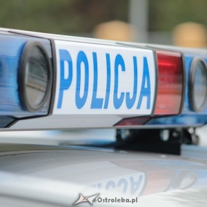 63-latek zmarł nagle we własnym domu. Zwłoki mężczyzny znaleźli policjanci z Ostrołęki