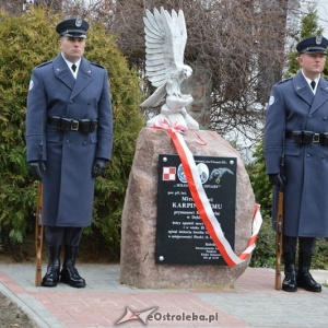 Odsłonięcie pomnika upamiętniającego por. pil. Mirosława Karpińskiego w Goworowie [ZDJĘCIA]