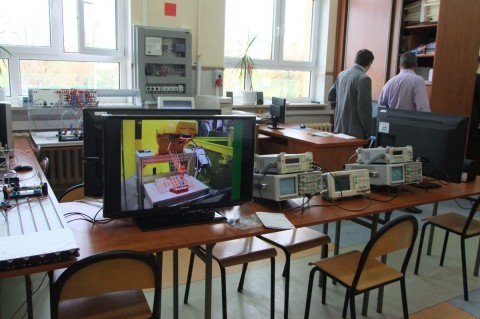 W ramach projektu szkoła wzbogaciła się o nowoczesną, profesjonalną pracownię elektromechatroniczną/fot. UM Ostrołęka