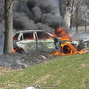 BMW należące do Ostrołęczanina zapaliło się podczas jazdy [ZDJĘCIA]