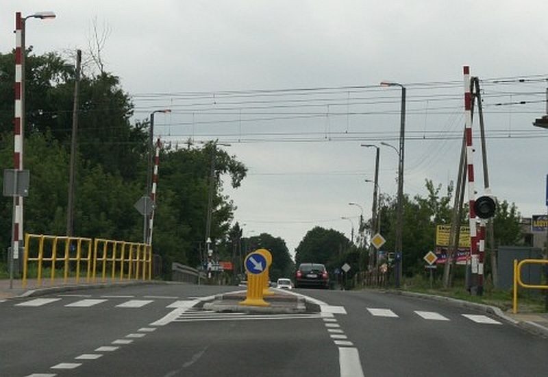 Na wszystkie przejazdy kolejowe w Ostrołęce wracają znaki STOP/fot. eOstrołęka.pl