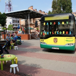 Rozkład jazdy &#8222;Radosnego Świetlicobusu&#8221;: Zobacz jakie osiedla odwiedzi w tym tygodniu