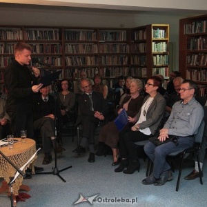 Wieczór w Arce: Zaduszki poetyckie i nostalgiczne wspomnienia o zmarłych poetach [ZDJĘCIA]