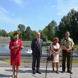 Rekordowo niski poziom wody w Wiśle - sytuacja hydrologiczna w Warszawie i na Mazowszu