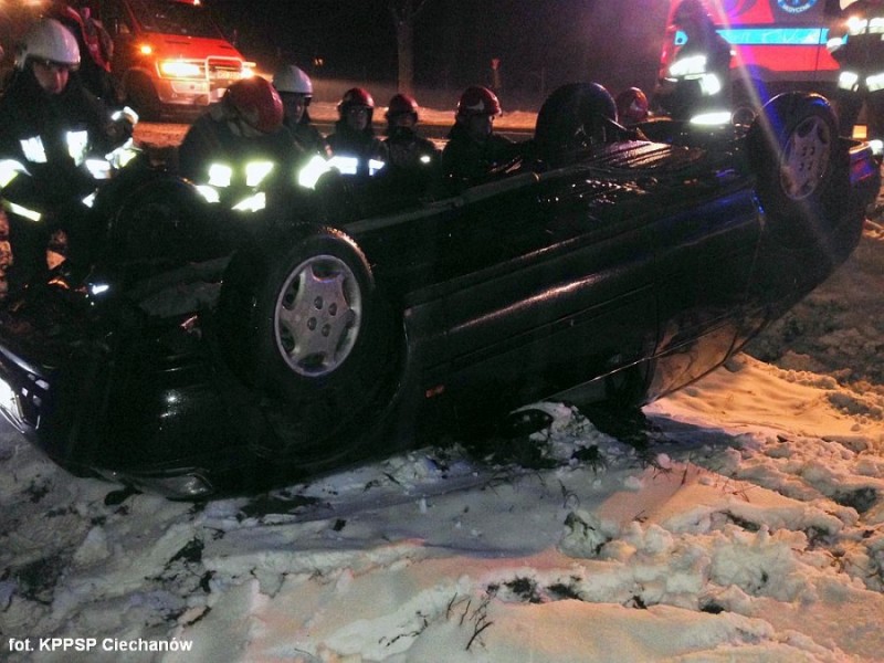 Pijany ostrołęczanin uciekając przed policją wypadł z drogi, fot. KPPSP Ciechanów