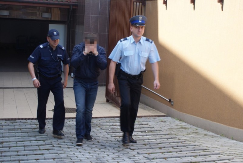 Za brutalny napad na konwój z pieniędzmi Marcin W. spędzi za kratkami 10 lat, fot. KMP w Ostrołęce