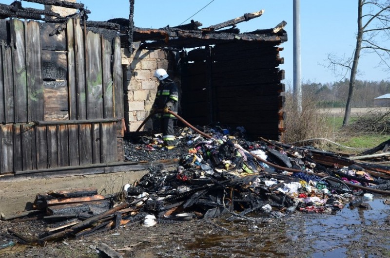 Spalony dom w gminy Gzy, fot. KPP w Pułtusku
