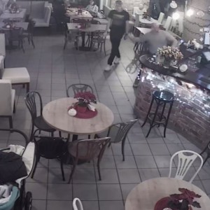 41-latek wpadł w amok i zdemolował restaurację