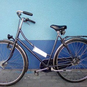 Te rowery porzucono przy ulicy Ogrodowej. Policja szuka właścicieli [ZDJĘCIA]