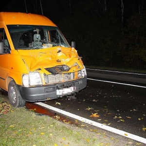 &#8222;Międzynarodowy&#8221; wypadek pod Ostrowią Mazowiecką. Dwie osoby trafiły do szpitala