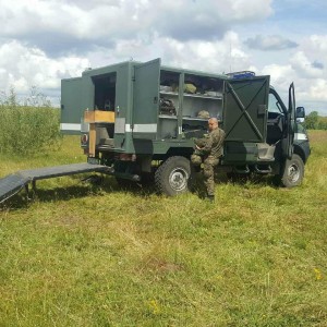 Ostrołęka: Niewybuch znaleziony w Narwi już wywieziony na poligon [ZDJĘCIA]