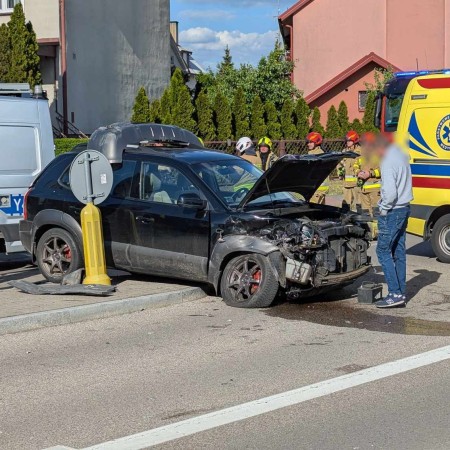 Groźny wypadek na skrzyżowaniu Korczaka i Poznańskiej w Ostrołęce [WIDEO, ZDJĘCIA]
