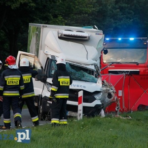 Śmiertelny wypadek między Ostrołęką a Łomżą. DK-61 całkowicie zablokowana [ZDJĘCIA]