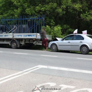 Zderzenie busa z osobówką przy Warszawskiej [ZDJĘCIA]