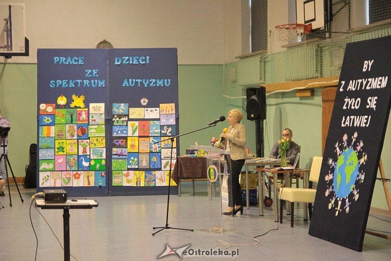Konferencja "By z autyzmem żyło się lepiej" w ZS nr 4, fot. eOstrołęka.pl