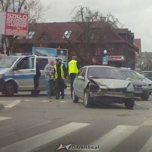 Poważna kraksa w centrum Ostrołęki [WIDEO]