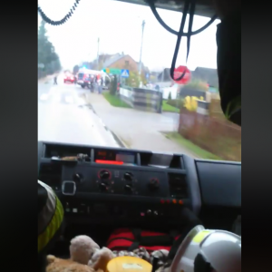 Strażacy z Troszyna w drodze na ratunek [WIDEO]