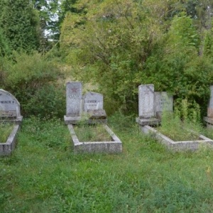 Remont na cmentarzu wojennym żołnierzy radzieckich 