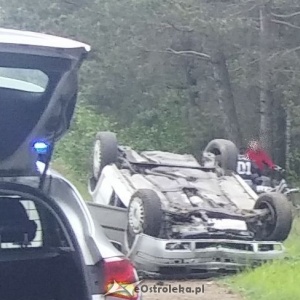 Policyjny pościg, wypadek i próba rozjechania policjanta [ZDJĘCIA]