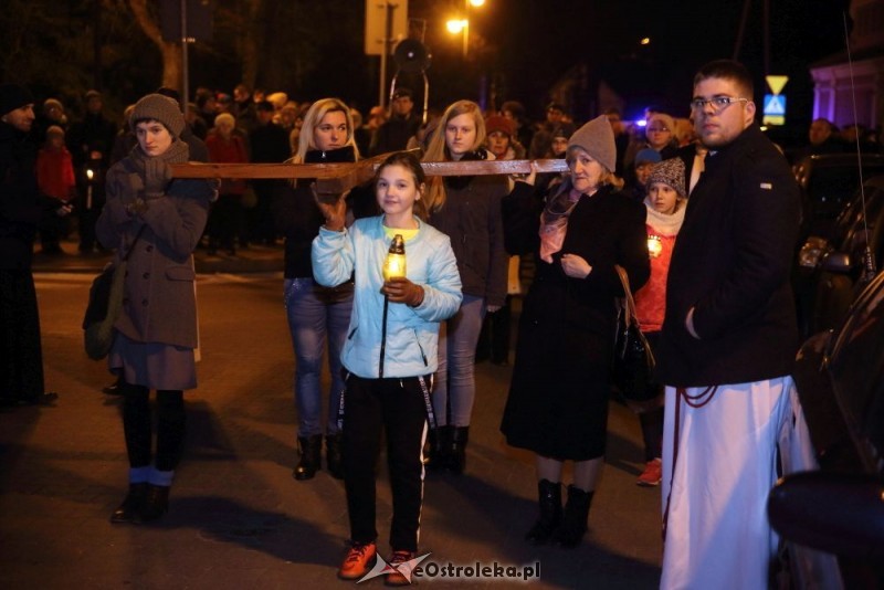 Droga krzyżowa w sanktuarium pw. św. AntoniegoPadewskiego w Ostrołęce, fot. eOstrołęka.pl