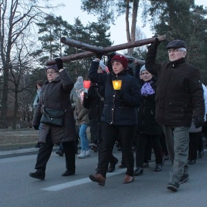 Droga Krzyżowa w parafii pw. Zbawiciela Świata w Ostrołęce [WIDEO, ZDJĘCIA]