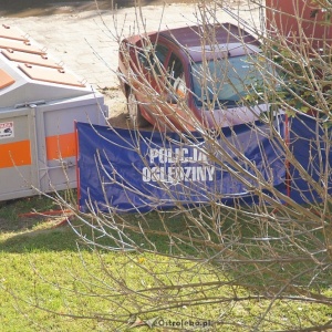 Reklamówka z niewybuchem podrzucona w centrum Ostrołęki. Będzie ewakuacja szkół i mieszkańców okolicznych bloków [ZDJĘCIA]