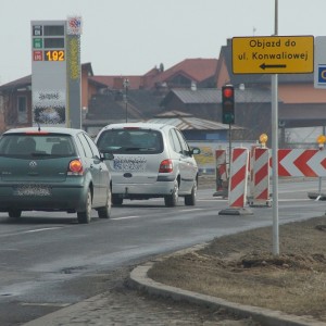 Uwaga kierowcy! Ruch wahadłowy na ulicy Ostrowskiej [ZDJĘCIA]