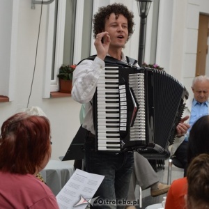 Wielopokoleniowe śpiewanie w Muzeum Kultury Kurpiowskiej [ZDJĘCIA]