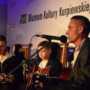 Patriotyczne śpiewanie w muzeum [ZDJĘCIA]