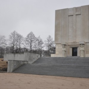Mija 187 lat od Bitwy pod Ostrołęką. Zobacz pomnik mauzoleum [ZDJĘCIA]
