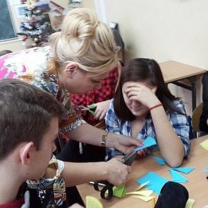 Uczniowie z Chudka 	wiedzą jak zrobić kurpiowską &#8222;gwiazdę&#8221; [ZDJĘCIA]