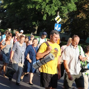 Pielgrzymka na Jasną Górę - dzień pierwszy. Zobacz WIDEO