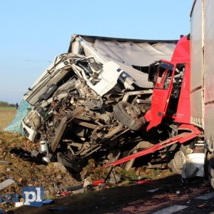 Karambol na DK-61. Są ranni, rozbite auta blokują drogę. Trwa akcja ratunkowa [ZDJĘCIA]