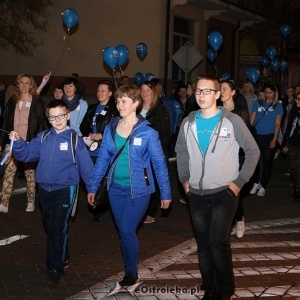 Światowy Dzień Świadomości Autyzmu. Ulicami Ostrołęki przeszedł niebieski marsz [ZDJĘCIA]